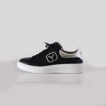 ΑΝΑΤΟΜΙΚΑ ΠΑΠΟΥΤΣΙΑ KYANA - ΜΑΥΡΑ ΜΕ ΑΣΗΜΙ ΛΕΠΤΟΜΕΡΕΙΑ