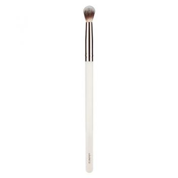 MUA LARGE FLUFFY BLENDING BRUSH